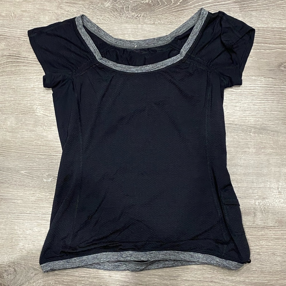 lululemon athletica Black and Gray Short Sleeve Tee